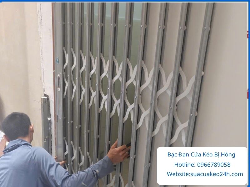 Dấu hiệu nhận biết bạc đạn cửa kéo bị hỏng vỡ viên bi cạ ray