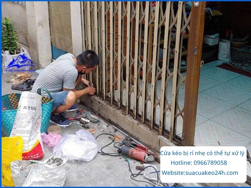 Hướng dẫn tự xử lý khi cửa kéo bị rỉ sét nhẹ từ thợ Sửa Cửa Kéo 24H