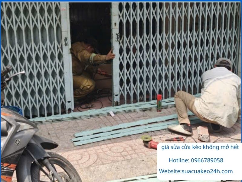 Báo giá chi phí dịch vụ sửa cửa kéo không mở hết xếp gọn tận nơi