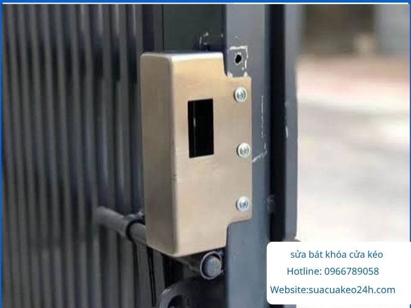 Dịch vụ sửa chữa thay mới bát khóa cửa kéo sắt an toàn