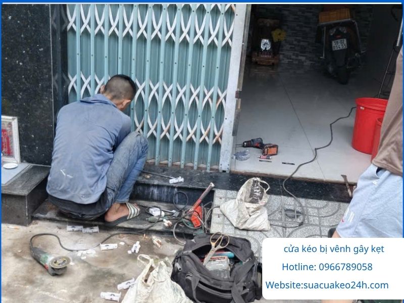 Sửa cửa kéo bị vênh khung gây kẹt nặng không lùa kéo được