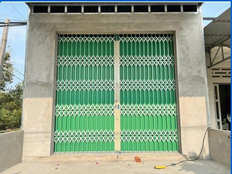 Liên hệ dịch vụ thợ sơn sửa cửa kéo sắt bị bong tróc tận nhà tại TPHCM