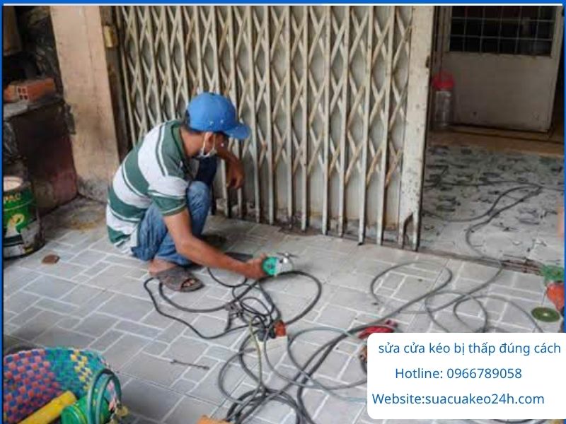 Hướng dẫn kỹ thuật sửa cửa kéo bị thấp xệ chân đúng cách
